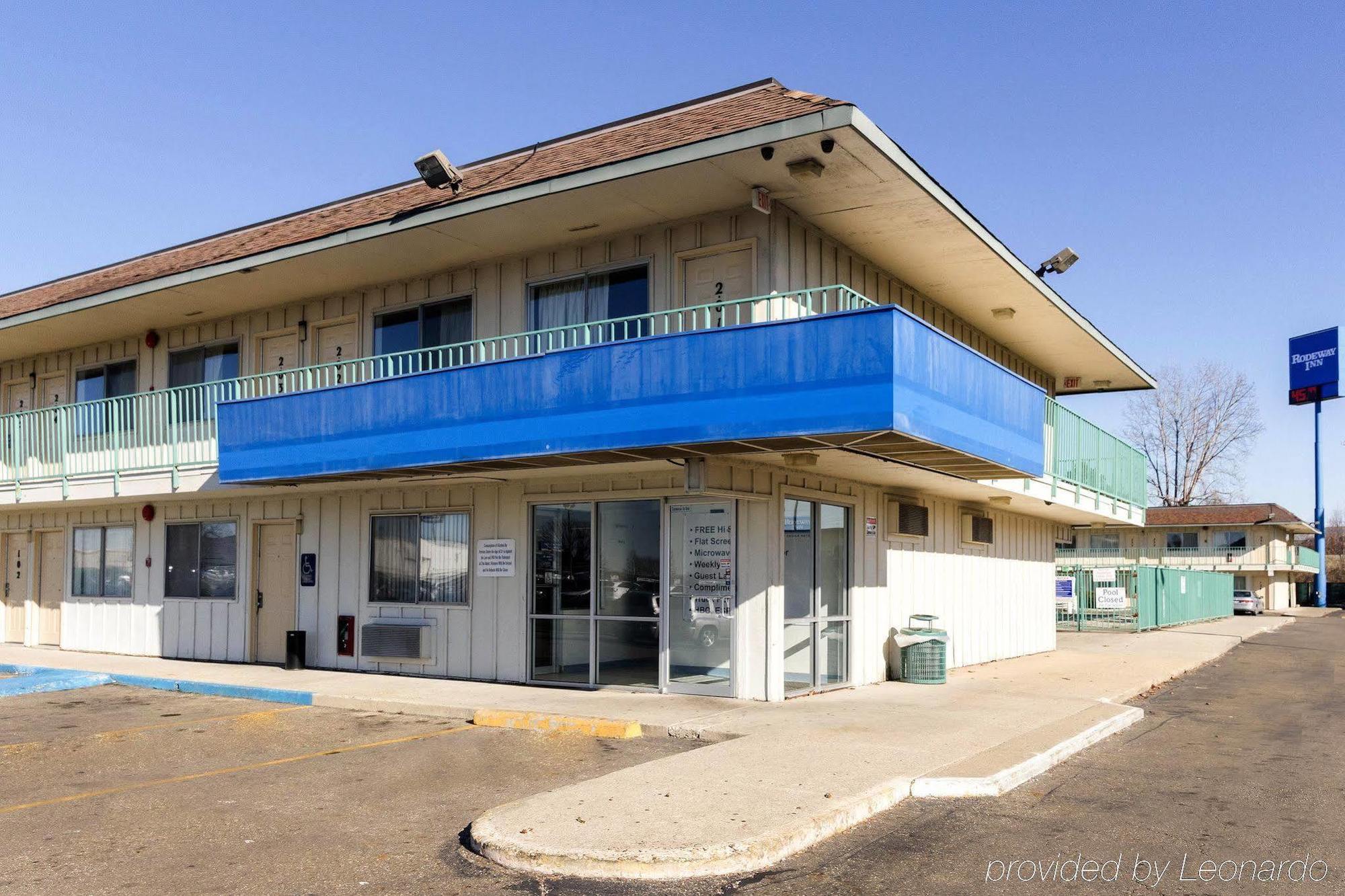 Rodeway Inn Columbus Exterior photo